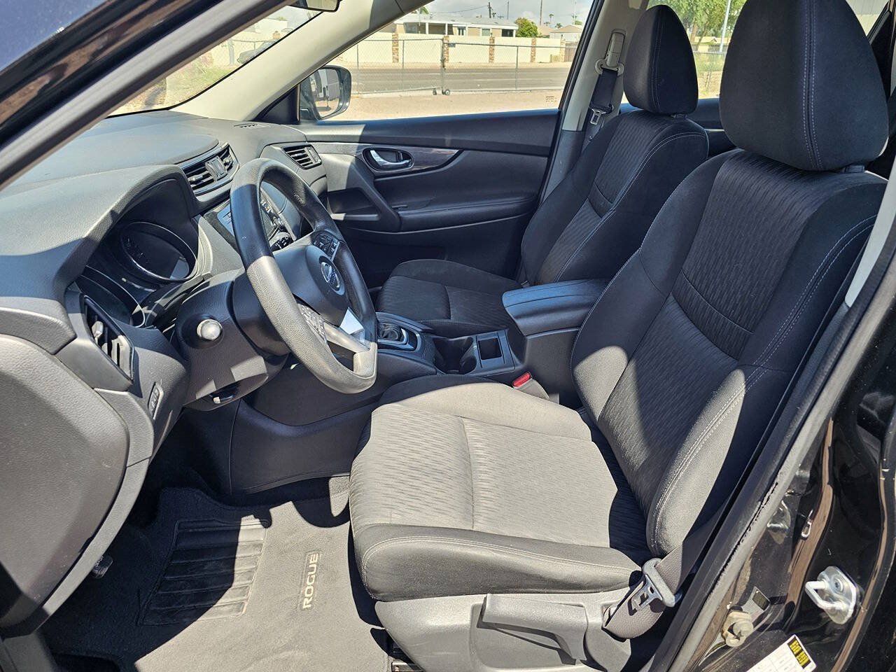 Used 2017 Nissan Rogue S FWD image 7