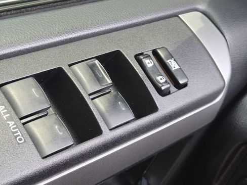 Used 2018 Toyota 4Runner Limited AWD/4WD image 27