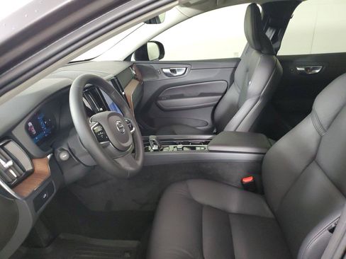 Used 2024 Volvo XC60 B5 Plus w/ Protection Package Premier AWD/4WD image 21