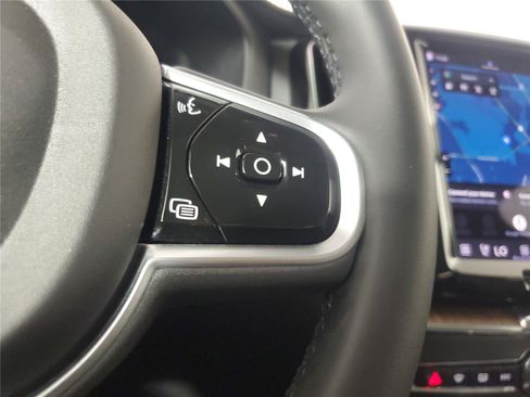 Certified 2023 Volvo XC60 B5 Ultimate w/ Climate Package FWD image 25