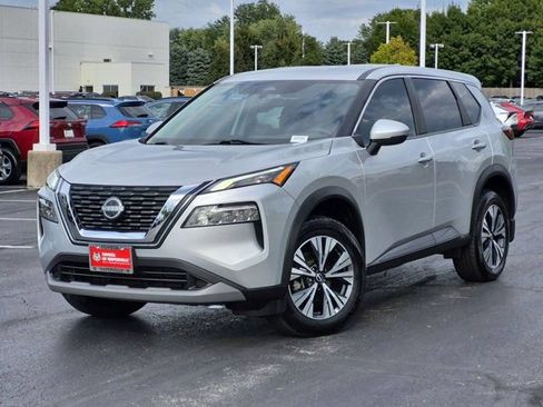 Used 2022 Nissan Rogue SV AWD/4WD image 2