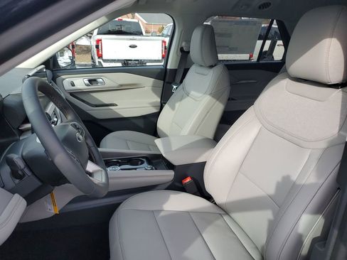 New 2026 Ford Explorer Active w/ Active Comfort Package image 7
