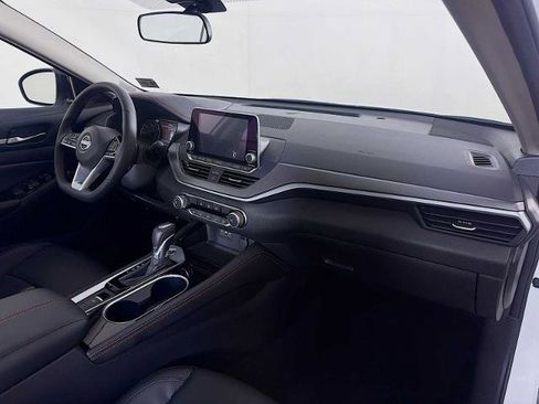 Certified 2025 Nissan Altima 2.5 SR AWD/4WD image 24
