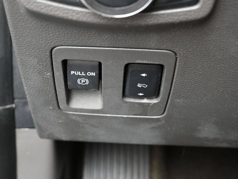 Used 2019 Ford Expedition XLT w/ Equipment Group 202A RWD image 17
