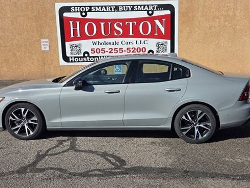 Used 2025 Volvo S60 B5 Plus image 1