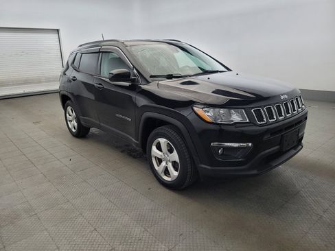 Used 2018 Jeep Compass Latitude w/ Cold Weather Group AWD/4WD image 13