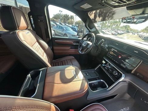 Used 2025 GMC Sierra 2500 Denali Ultimate w/ Max Trailering Package image 25