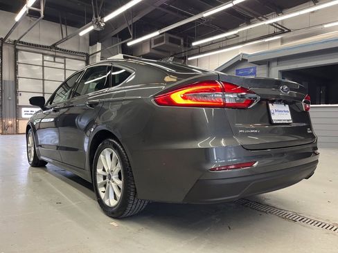 Used 2020 Ford Fusion SE image 5