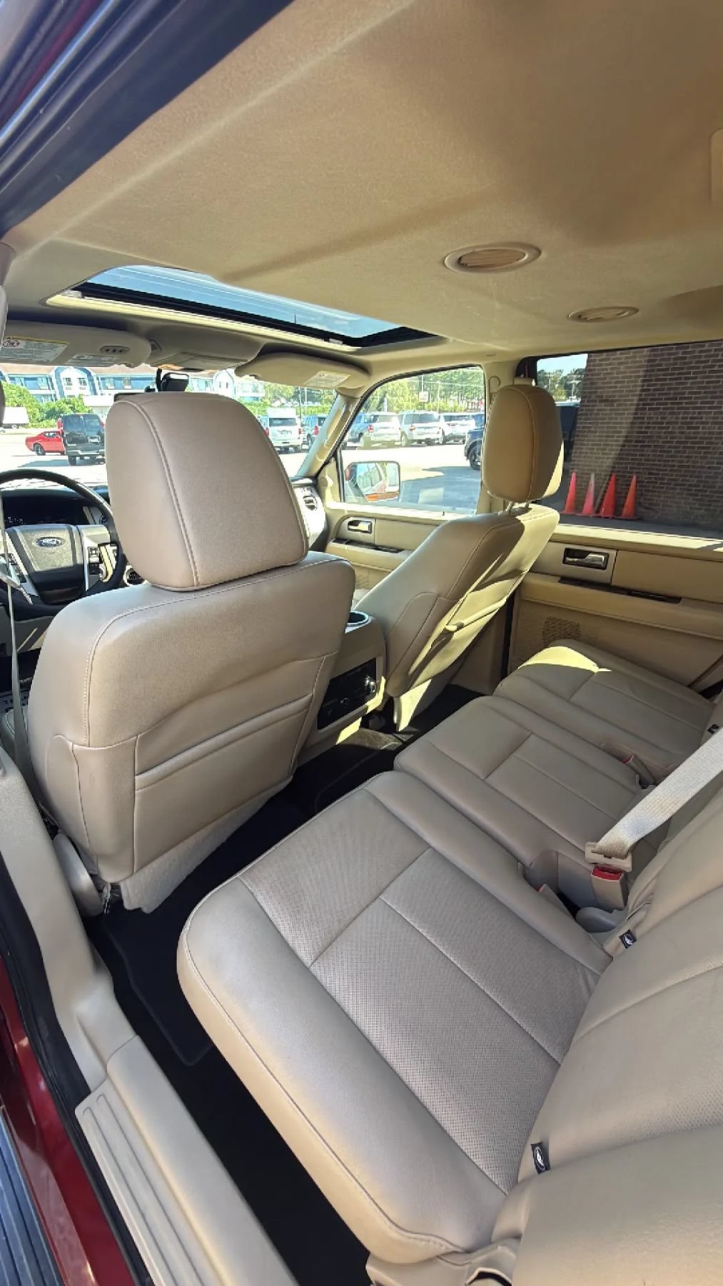 Used 2015 Ford Expedition Limited w/ Equipment Group 301A RWD image 30