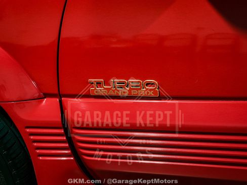 Used 1990 Pontiac Grand Prix SE FWD image 29