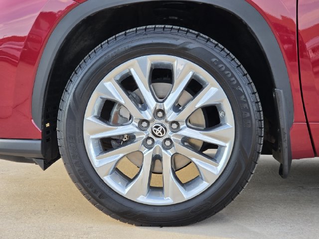 Used 2023 Toyota Highlander Limited AWD/4WD image 8