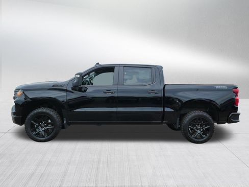 Used 2024 Chevrolet Silverado 1500 Custom Trail Boss w/ Midnight Edition AWD/4WD image 4