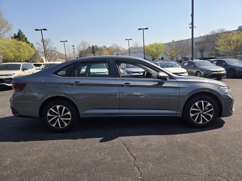 Used 2024 Volkswagen Jetta S image 4