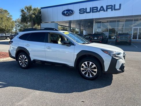 Used 2025 Subaru Outback Limited image 1