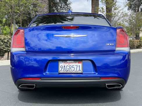 Used 2019 Chrysler 300 Touring w/ Sport Appearance Package RWD image 43