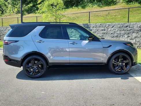 New 2025 Land Rover Discovery Dynamic SE image 11
