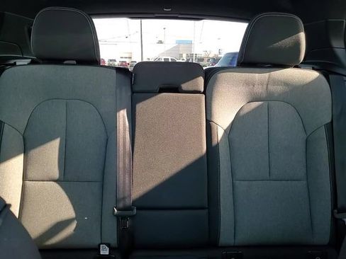 Used 2025 Volvo XC40 B5 Core image 27