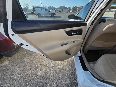 Used 2014 Nissan Altima 2.5 S w/ Sport Value Package image 21