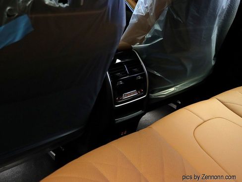 Used 2026 BMW X5 xDrive50e w/ M Sport Package image 15