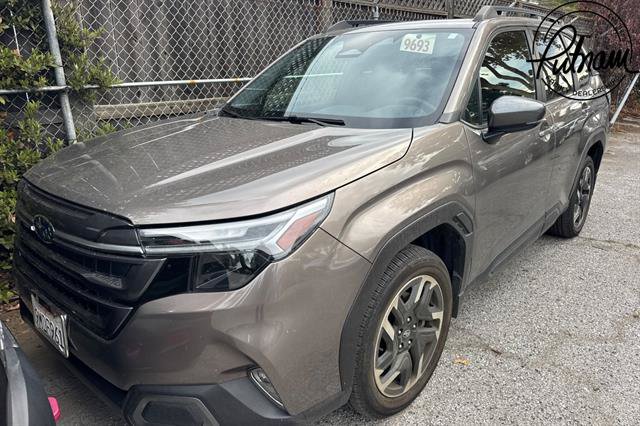 Used 2025 Subaru Forester Limited AWD/4WD image 1