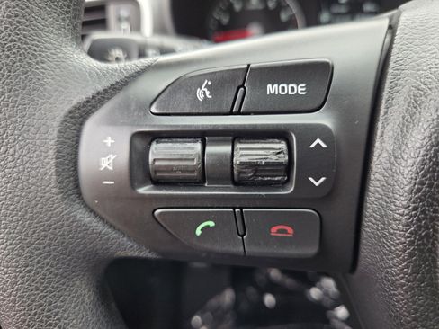 Used 2017 Kia Sorento L image 26