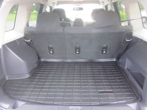 Used 2016 Jeep Patriot Sport FWD image 13