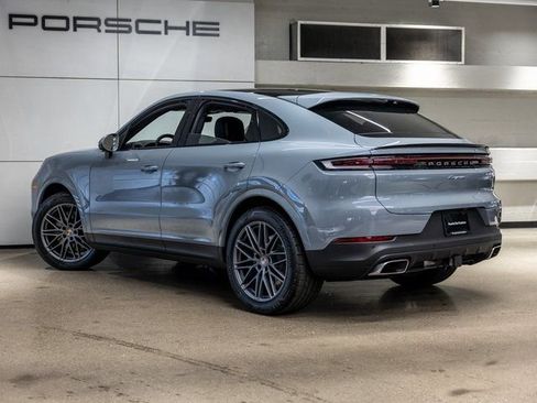 Used 2025 Porsche Cayenne Coupe image 3