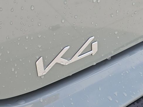 New 2026 Kia K4 FWD image 9