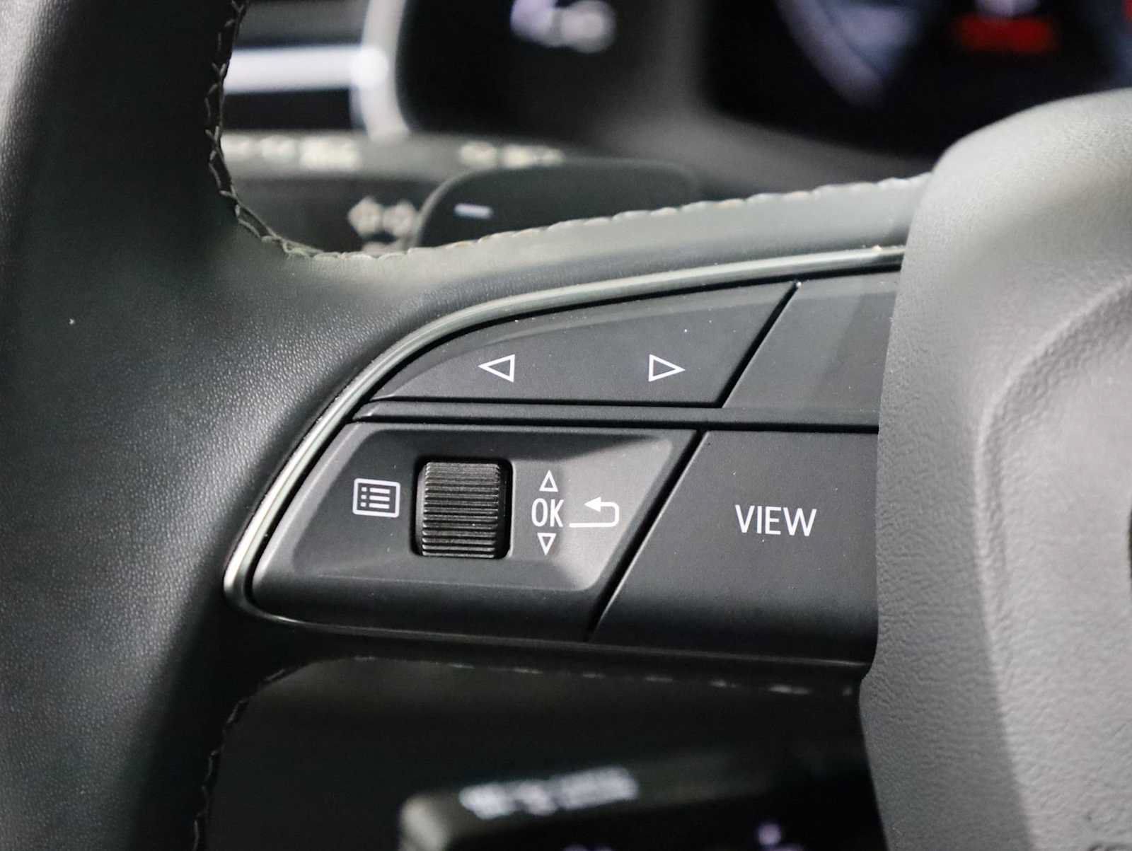 Used 2024 Audi Q8 Premium Plus AWD/4WD image 25
