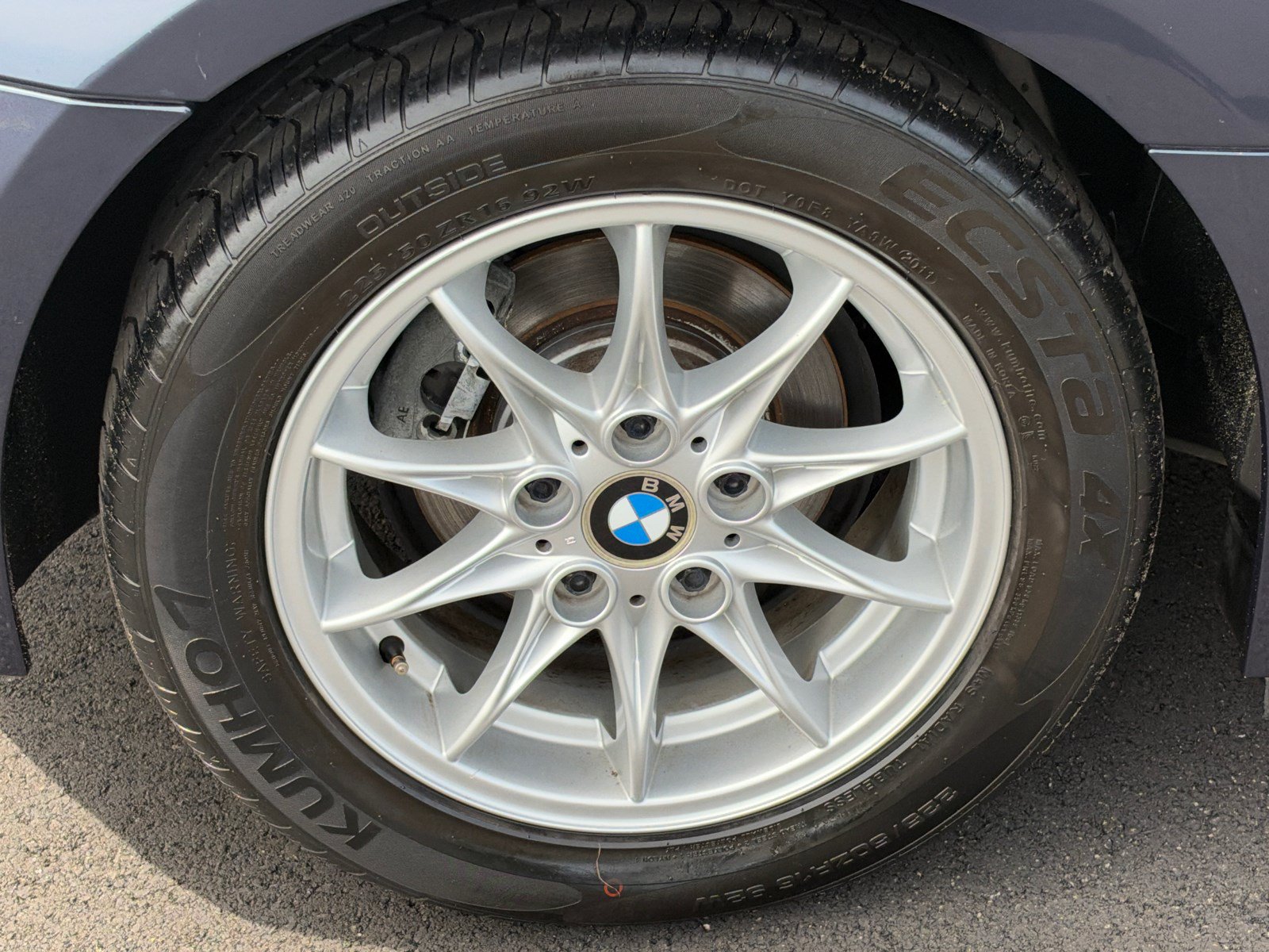 Used 2005 BMW Z4 2.5i RWD image 15