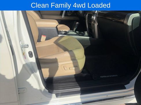 Used 2018 Toyota 4Runner Limited AWD/4WD image 29