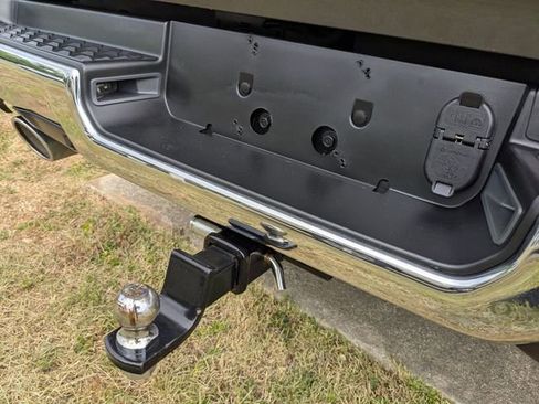 Used 2024 RAM 1500 Laramie RWD image 16