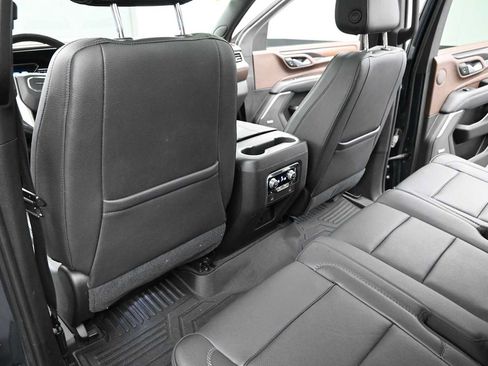 Used 2021 GMC Yukon Denali w/ Denali Premium Package RWD image 28