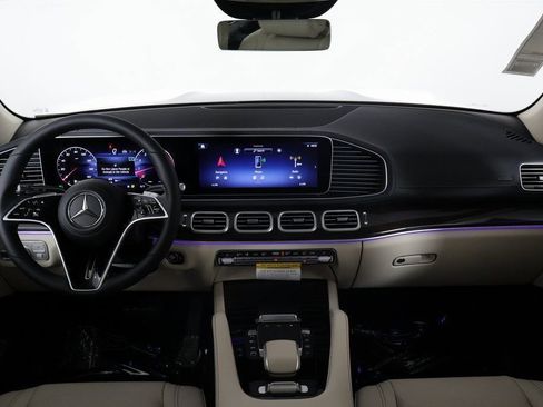 New 2026 Mercedes-Benz GLS 450 4MATIC image 4