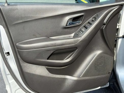 Used 2020 Chevrolet Trax LS w/ Tint and Cruise Package FWD image 26