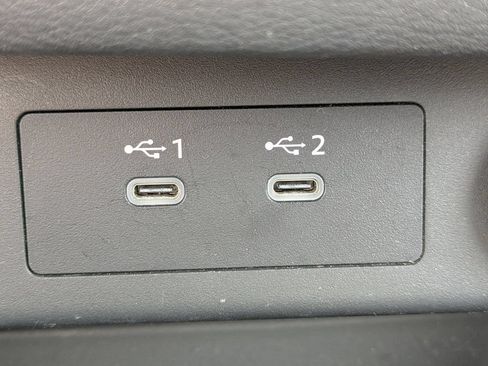 Certified 2025 Nissan Rogue SV FWD image 22