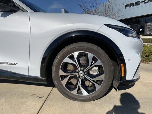 Used 2022 Ford Mustang Mach-E Premium image 13