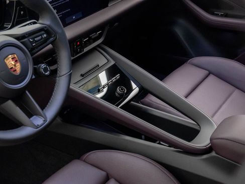 New 2025 Porsche Macan 4S Electric image 13