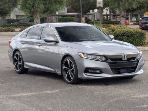 Used 2018 Honda Accord Sport image 3