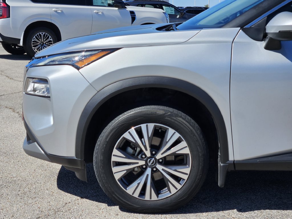 Used 2022 Nissan Rogue SV FWD image 6