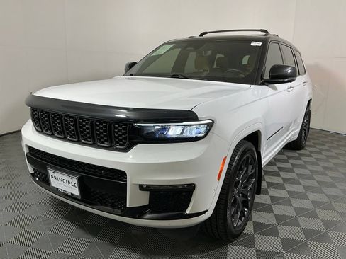 Used 2025 Jeep Grand Cherokee L Summit AWD/4WD image 2