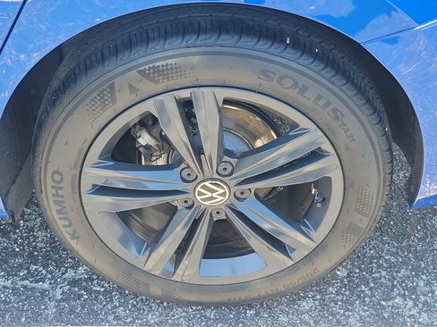 Certified 2023 Volkswagen Jetta SE w/ Black Wheel Package FWD image 11