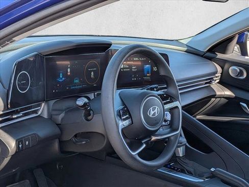 Used 2024 Hyundai Elantra SEL FWD image 10