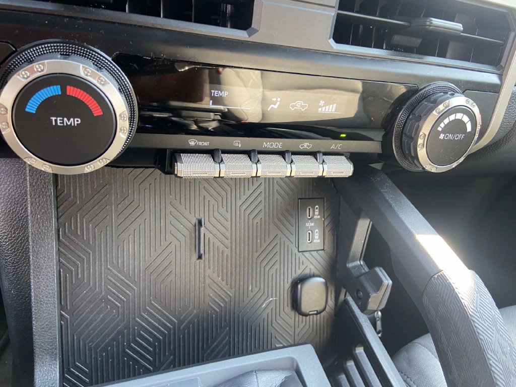 Used 2025 Toyota Tacoma SR5 RWD image 21
