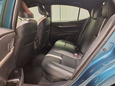 Used 2025 Toyota Camry SE w/ Convenience Package FWD image 25