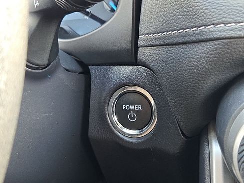 Used 2025 Toyota RAV4 XLE AWD/4WD image 20