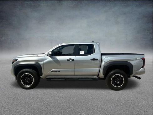 Used 2025 Toyota Tacoma TRD Off-Road AWD/4WD image 5