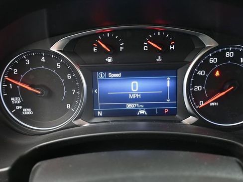 Used 2023 GMC Terrain SLE w/ Driver Convenience Package image 9