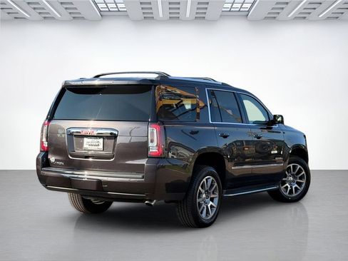 Used 2017 GMC Yukon Denali AWD/4WD image 6
