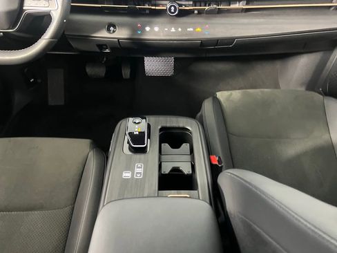 Used 2023 Nissan Ariya AWD image 19